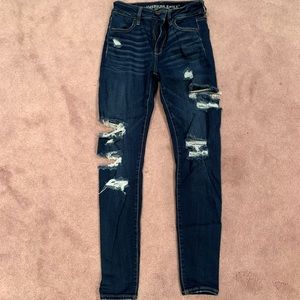 AMERICAN EAGLE- Ripped Jeans- High Rise